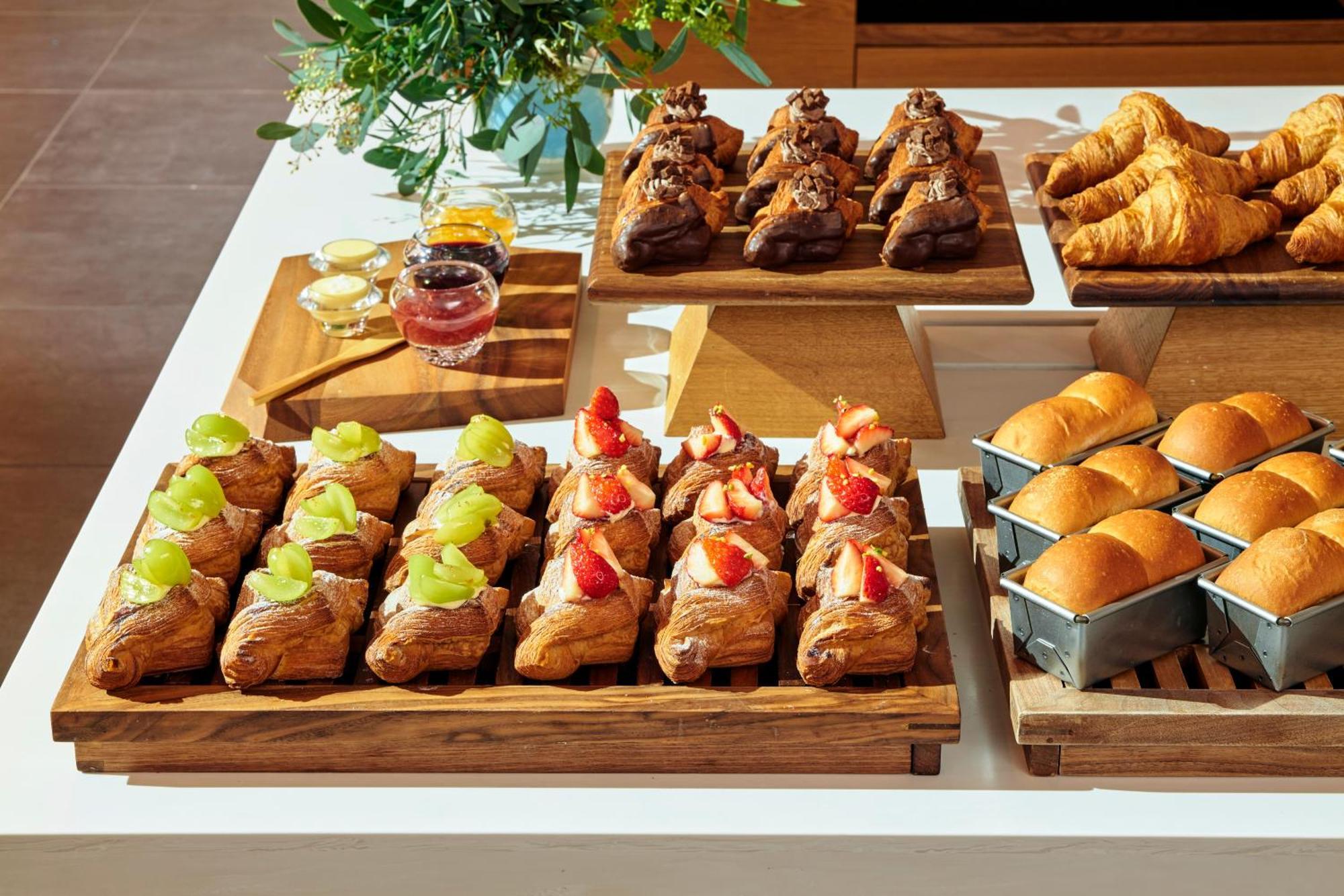 Omo7 Osaka By Hoshino Resorts Exterior foto A selection of pastries